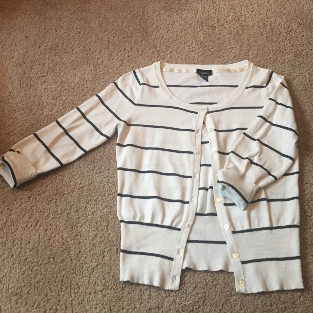 Women's/ Juniors Rue 21 cardigan