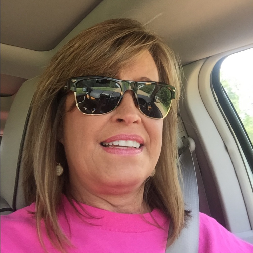 Meet your Posher, Lexie