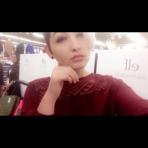 Meet your Posher, Alexis