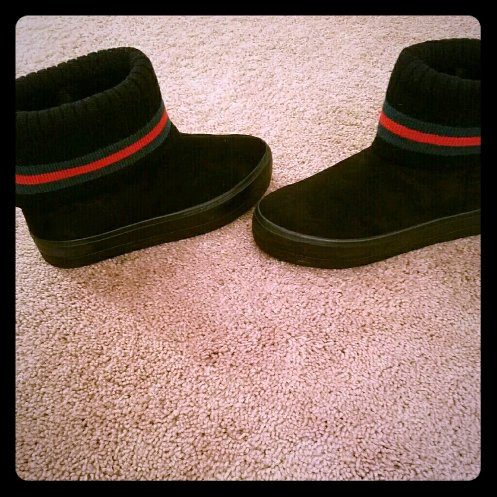 Inspired black suede boots