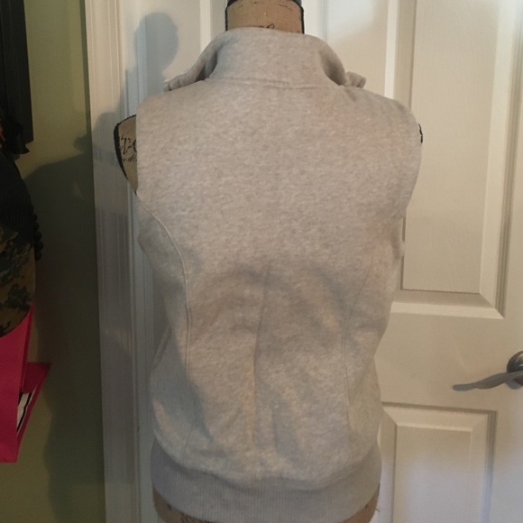 Women's old navy cotton tan vest size medium - Picture 3 of 4