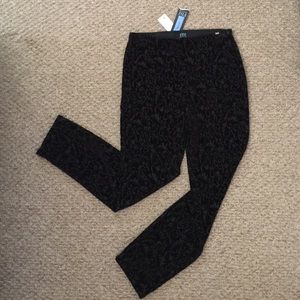 FDJ Black Paisley Design Super Jegging Pull On!