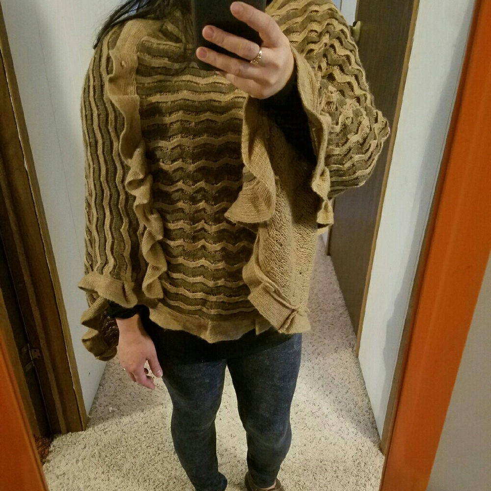Poncho. - Picture 2 of 4