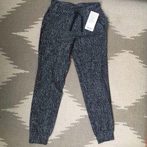 Lululemon Ready to Rulu pant (size 6) in jacquard