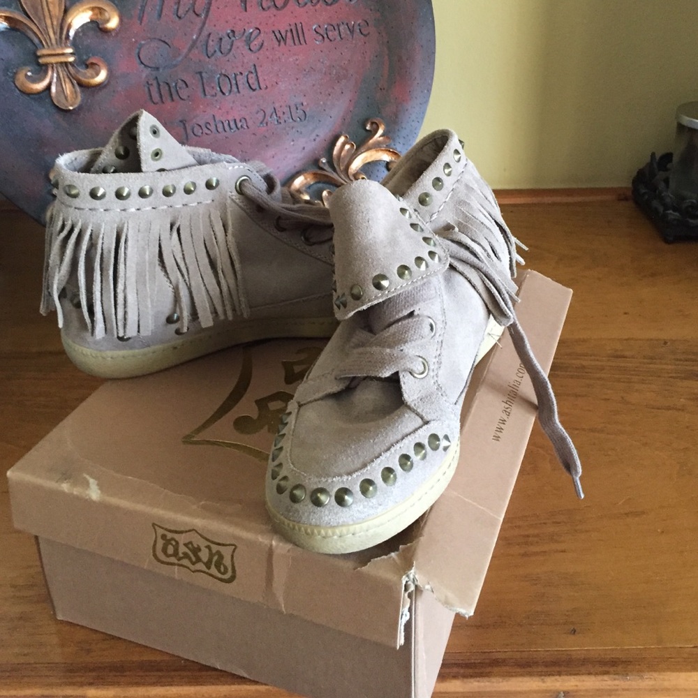 Taupe Suede tennis