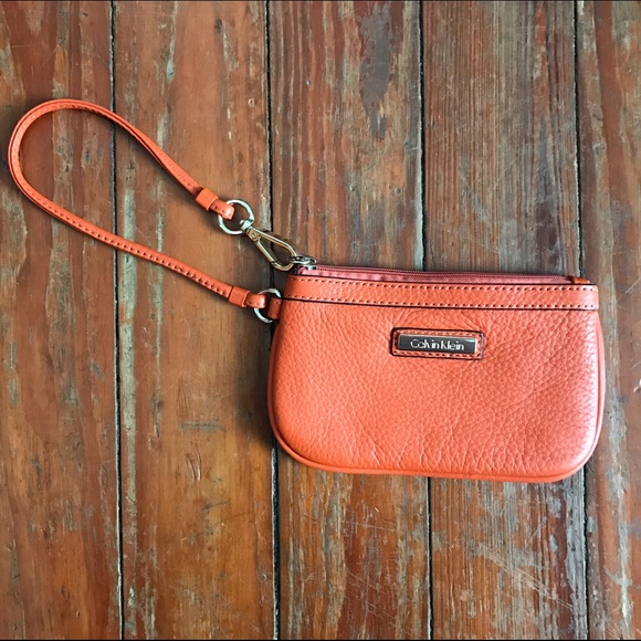 Calvin Klein Handbags - 🎀Calvin Klein Leather Wristlet🎀