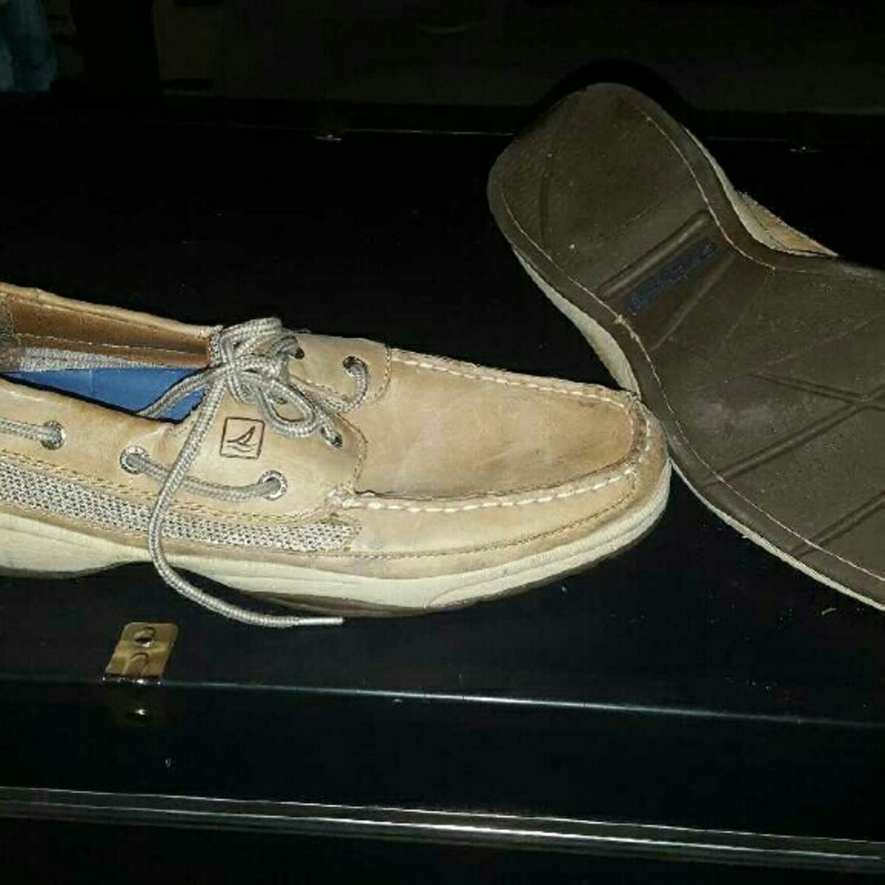 Kahki sperry NOT SOLD