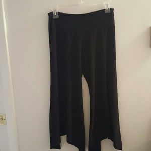 Black goucho capris