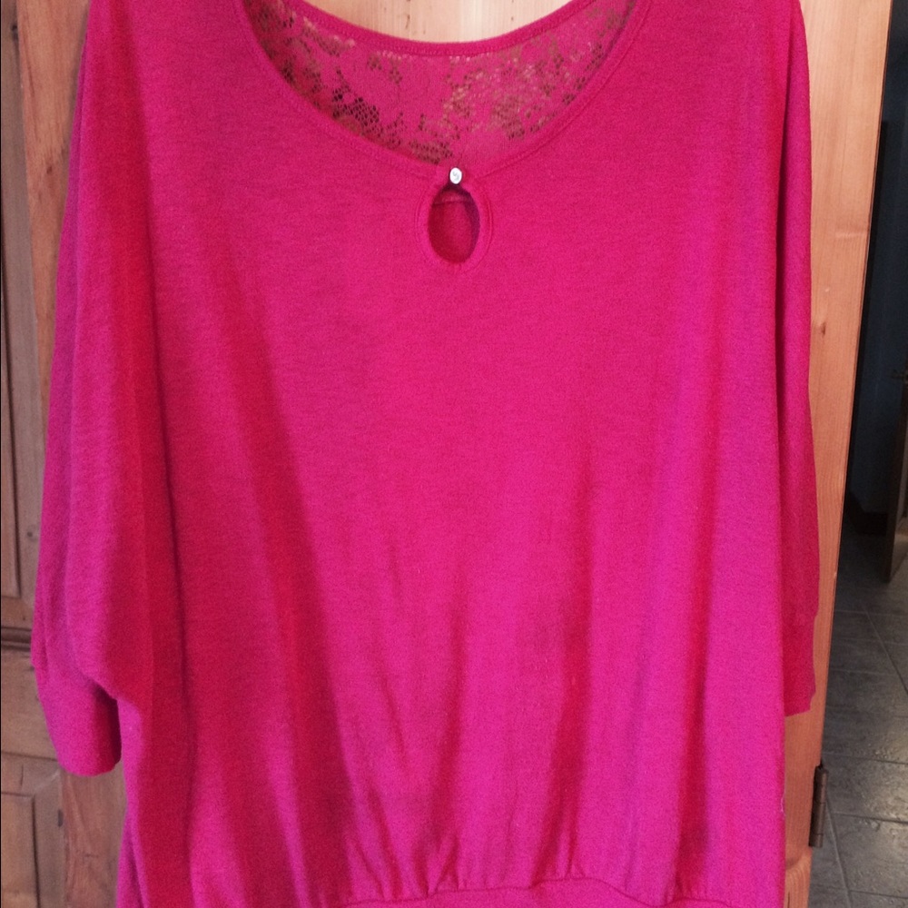 Red 3/4 sleeve lace on back shoulder top size 2X