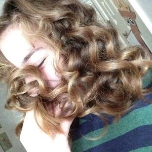 Meet your Posher, Hallie