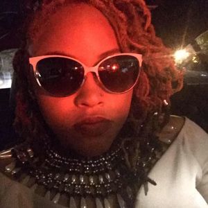 Meet your Posher, Destini