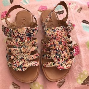 Gently used toms paint splatter sandals