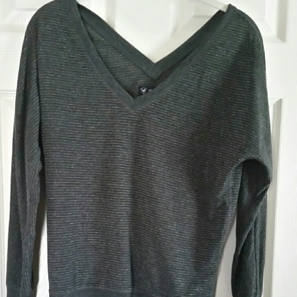 American Eagle gray striped tee