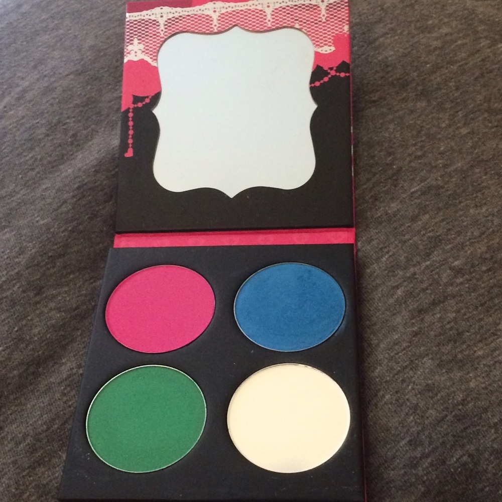 ❌SOLD❌ Sugarpill Sweetheart Palette