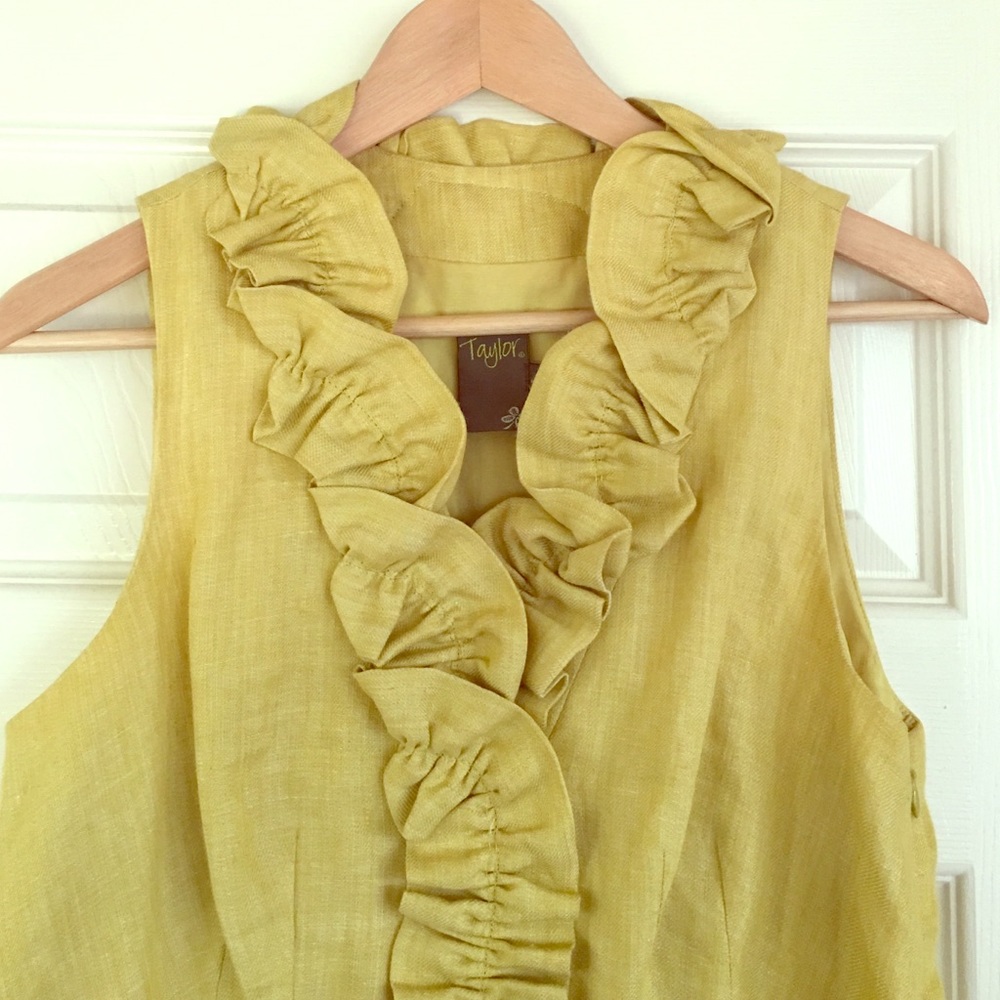 Beautiful Taylor dress.