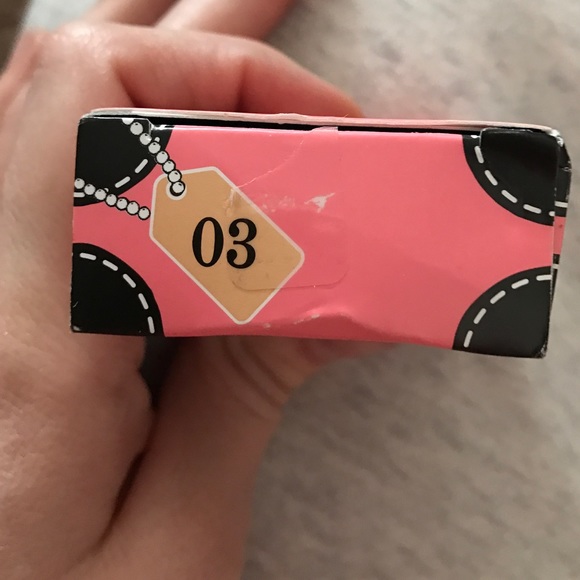 Benefit Boi*ing - Picture 2 of 4