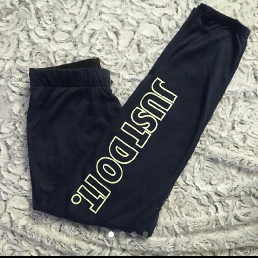 NWT Nike dri fit workout sweats medium sz
