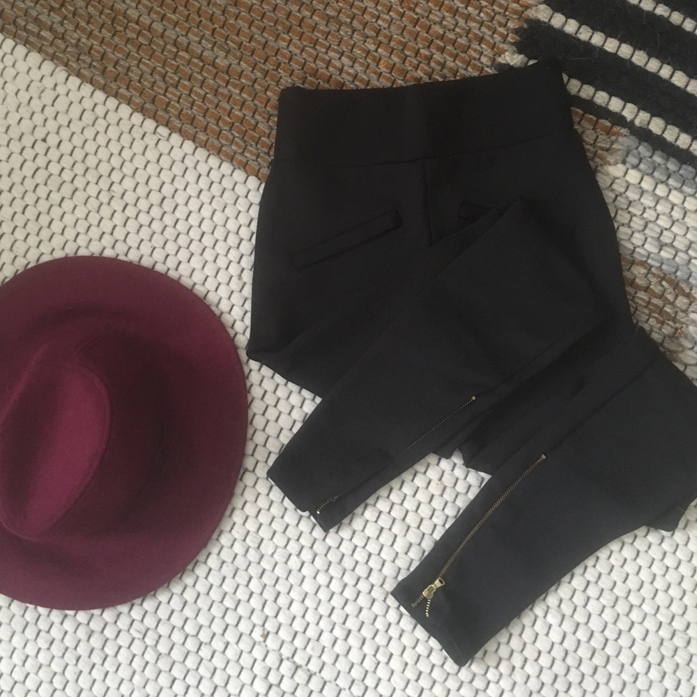 Zara - black leggings with gold zippers