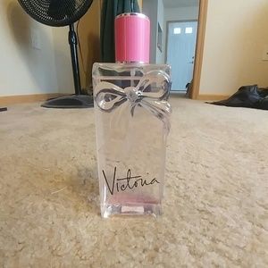 🎀Victoria's Secret "Victoria" Fragrance Mist🎀