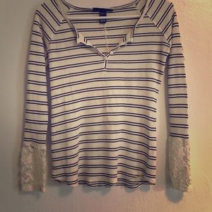 Wendy Bellissimo Henley with lace at the sleeve