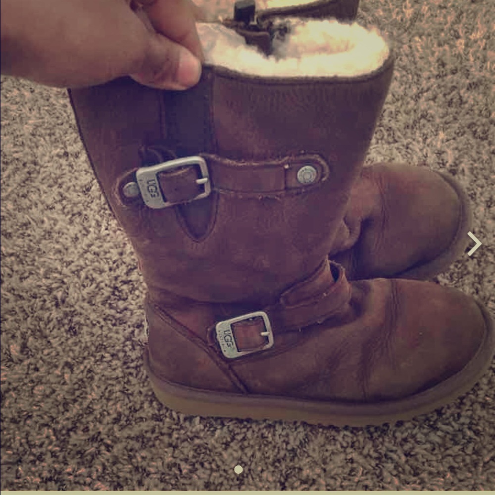 ⛔️Sold⛔️Brown  leather sutter UGGs