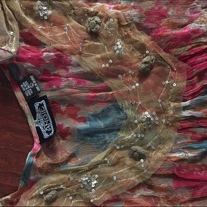 Patterned long sleeve