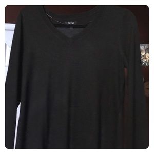 Medium Apt. 9 sweater NWOT