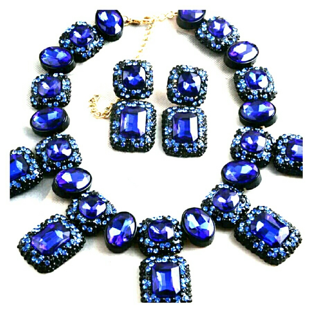 Exquisite Colbalt Blue Rhinestone Pendant Bib Necklace With Matching Earring Set