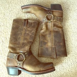 LIMITED TIME! Frye harness 12R boots