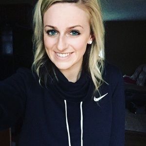 Meet your Posher, Alexis