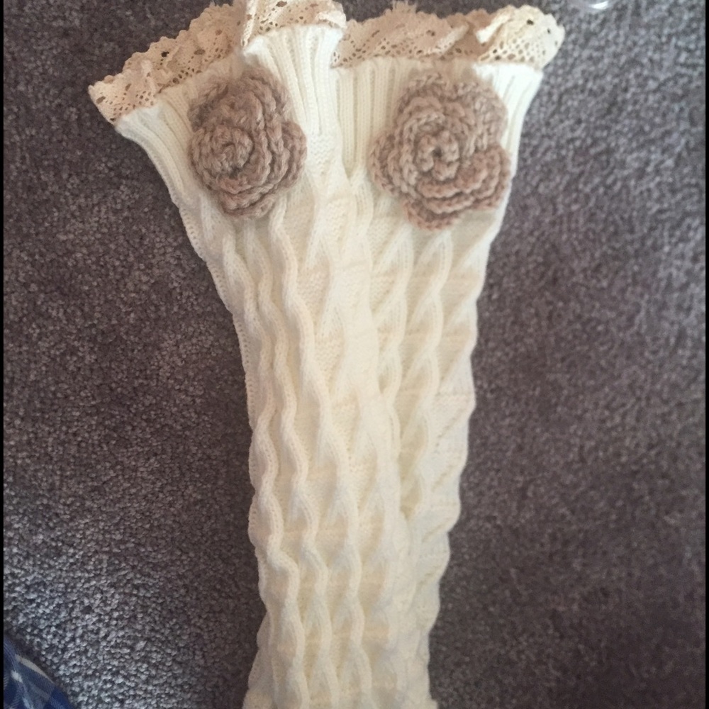 Beige leg warmers