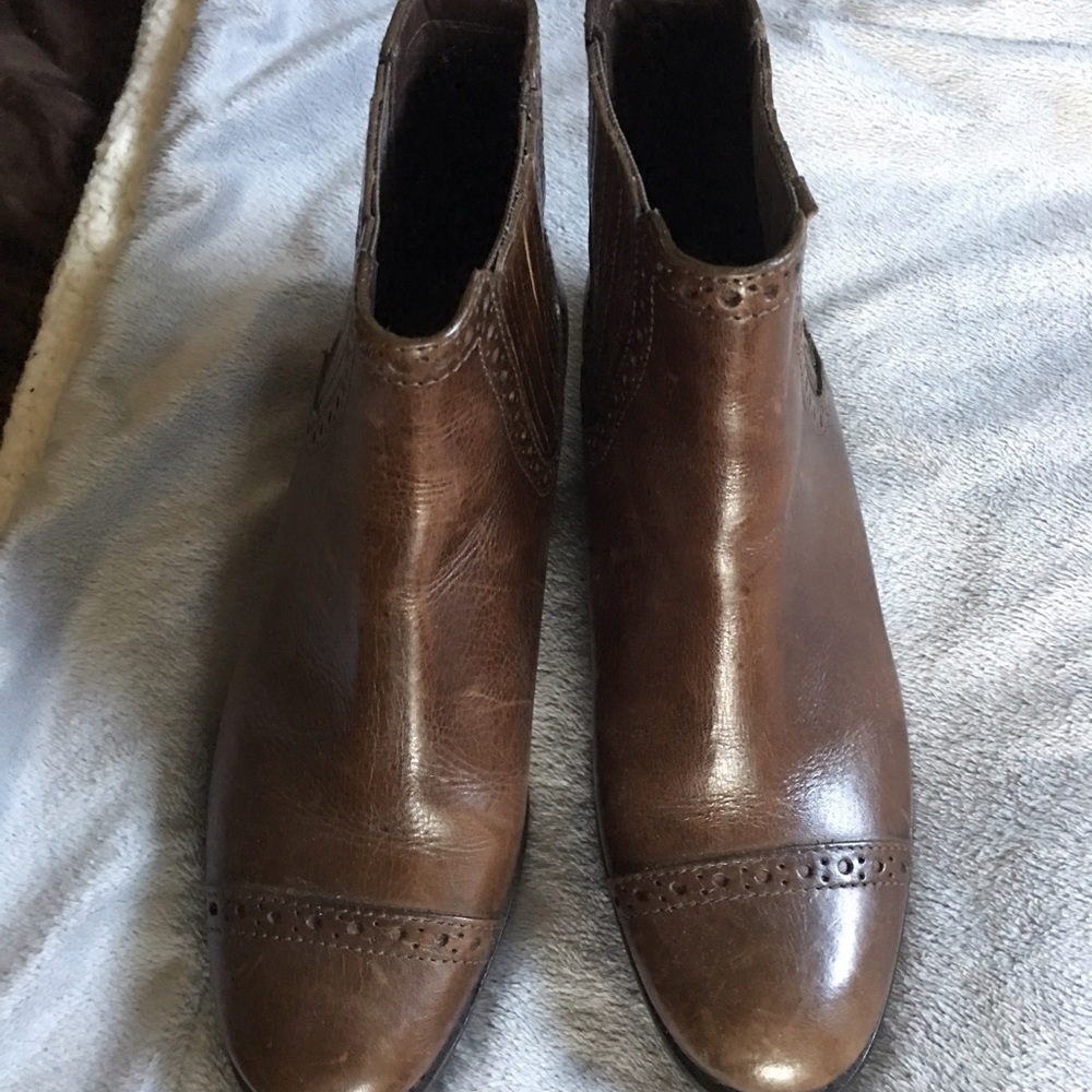 Tory Burch mid-calf/ankle boots size 7 new