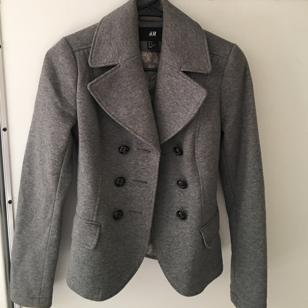 Gray long sleeve blazer