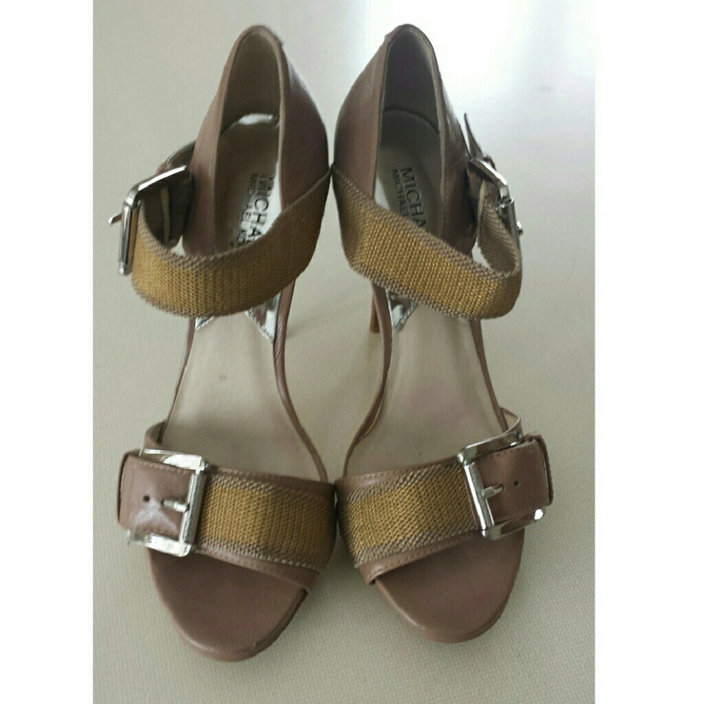 Michael Kors Beige heels