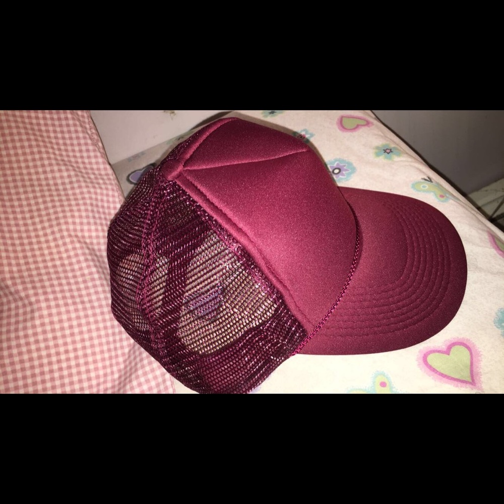 Trucker hat