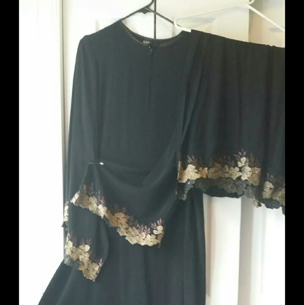 Beautiful tall Abaya
