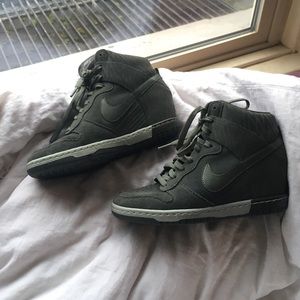 Nike Sky Hi Dunks Dark Green