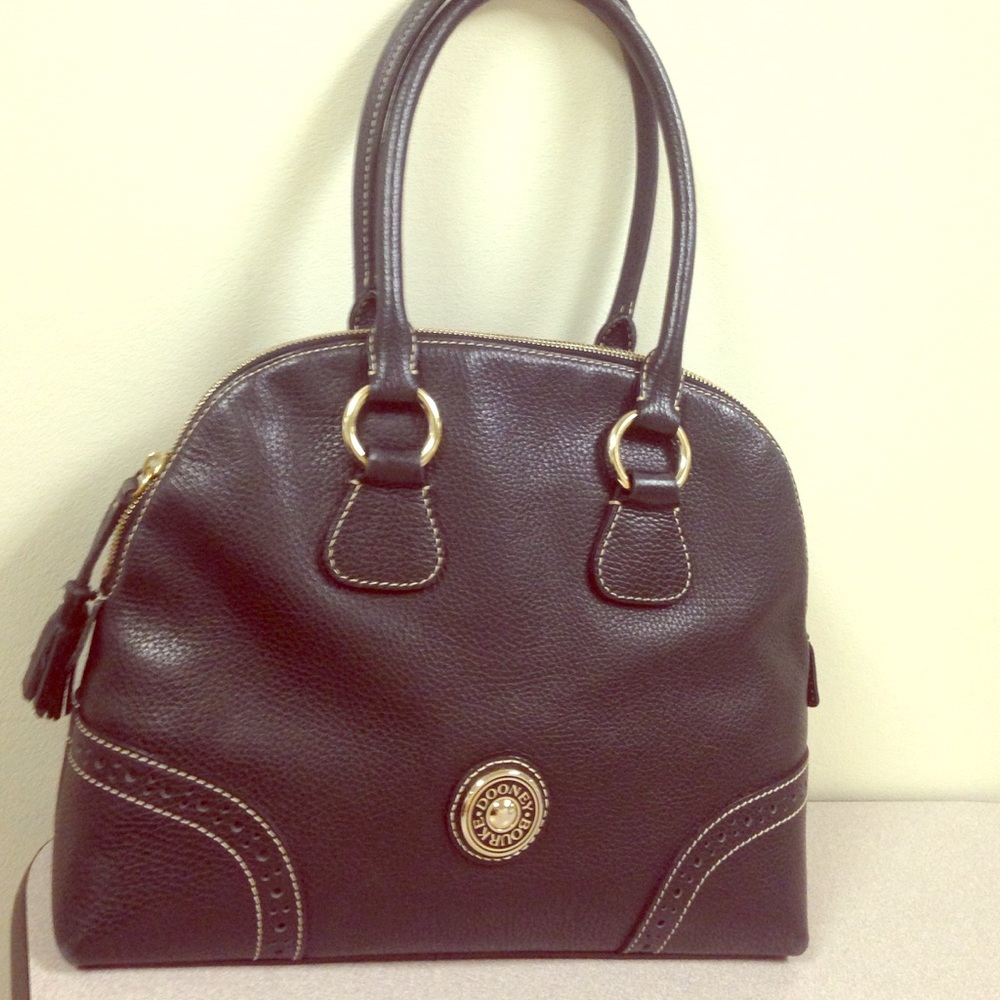 Beautiful Dooney Bourke black leather purse❣👌🏻