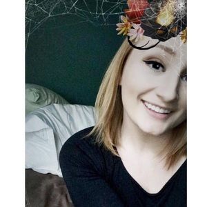 Meet your Posher, Amelia