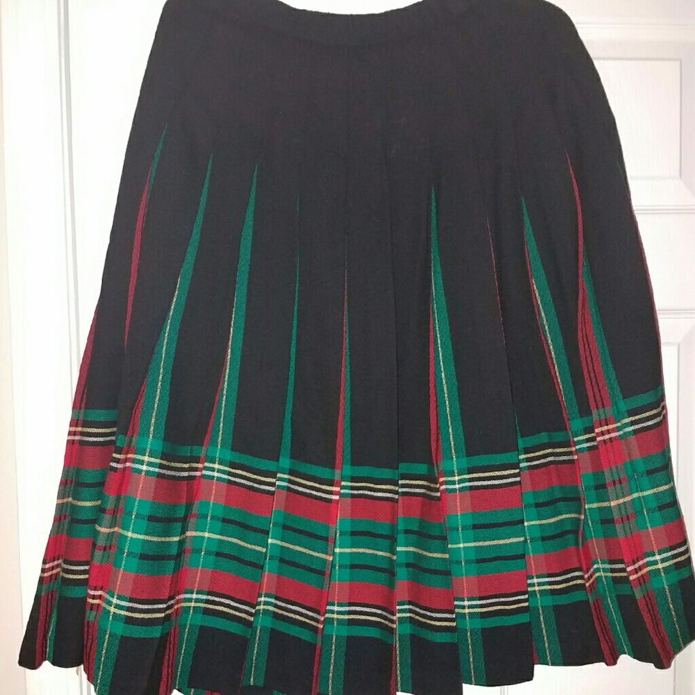 Deep pleated wool winter skirt