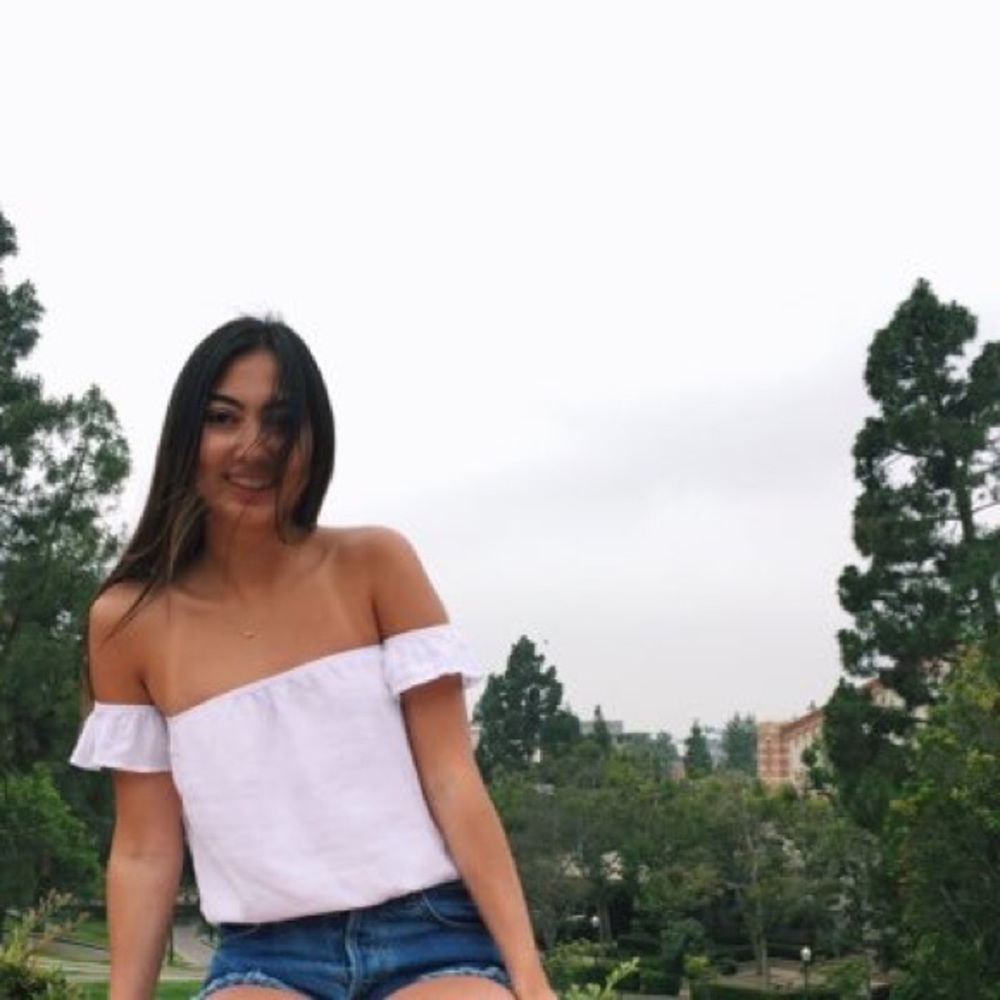 Meet your Posher, Alyssa