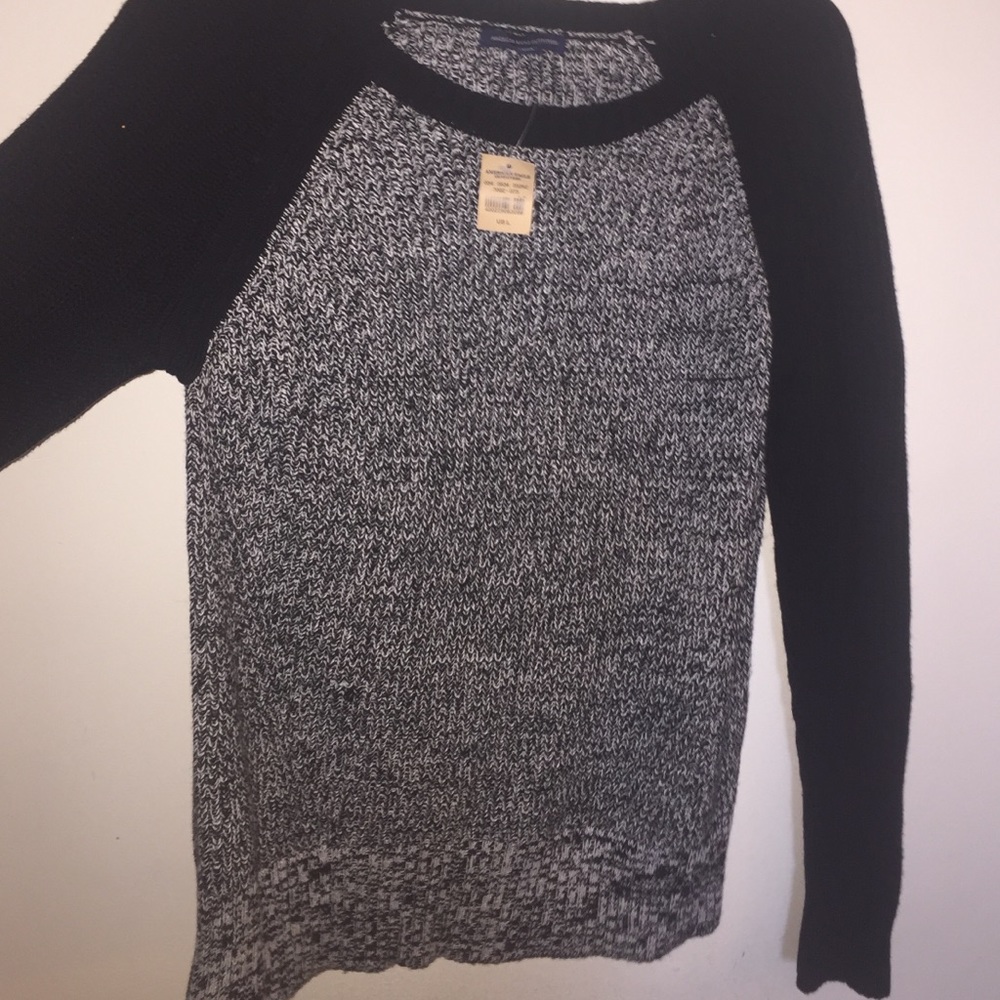 Never been worn American eagle sweater