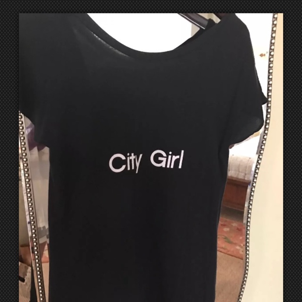 NWOT Wild Fox "City Girl" Top Small