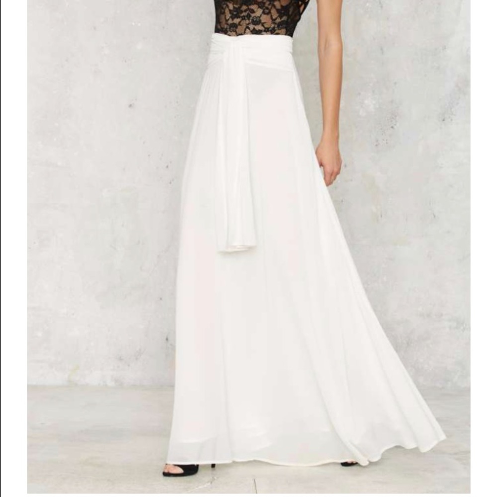 White maxi skirt