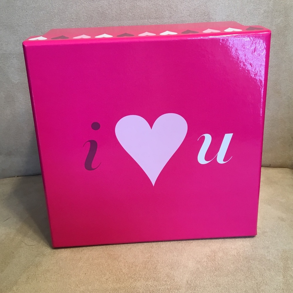 I love ❤️ u box.