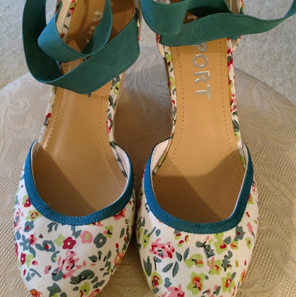 Adorable wedges