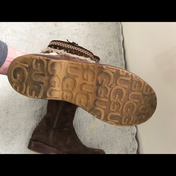 Chocolate brown suede UGG boots. Warm and toasty. - Picture 4 of 4