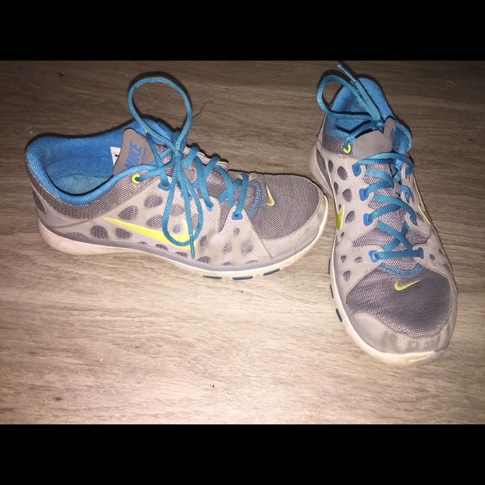 Nike tennis shoes