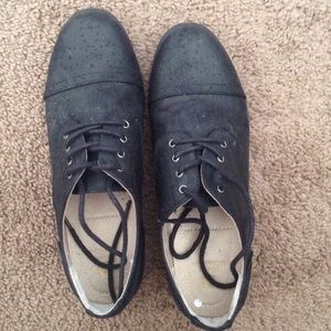 Comfortable Black white mountain shoes