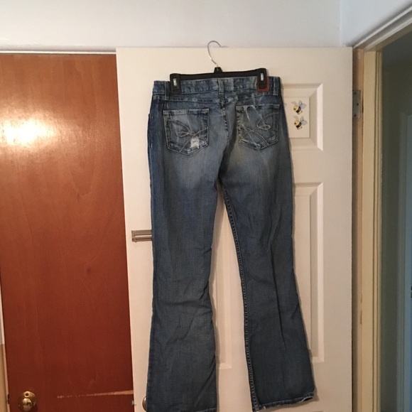 Gently used Buckle BKE Jeans - Picture 4 of 5